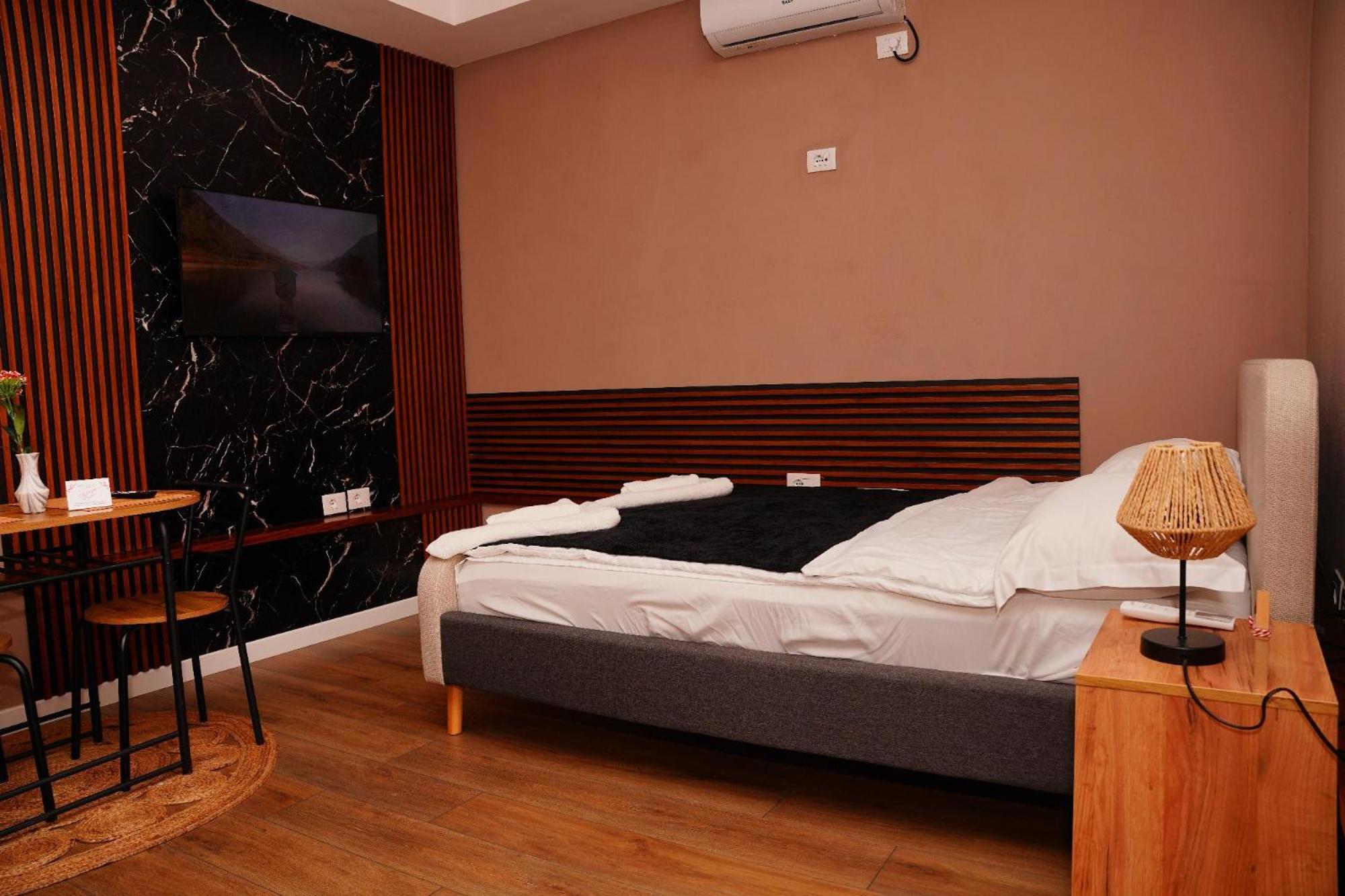 Cherry Tirana